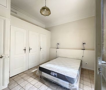 A LOUER AVIGNON INTRAMUROS ( 84000 ) : T2 meublé - 64.46m² - terras... - Photo 5