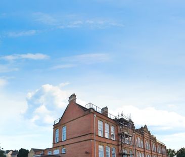 Attractive Apartment in Converted School Building, Devon - Photo 4