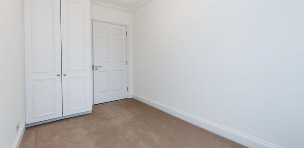 3 bedroom property located in zone 1 close to Chancery Lane Station - Photo 1