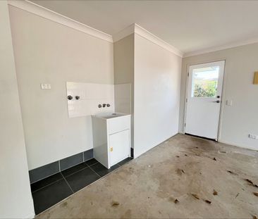 Modern Duplex in Beaconsfield - Photo 2
