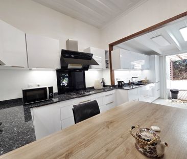 Location Maison 5 pièces 163m² ST DENIS 97417 - Photo 3