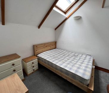 3 bedroom flat to rent - Photo 4