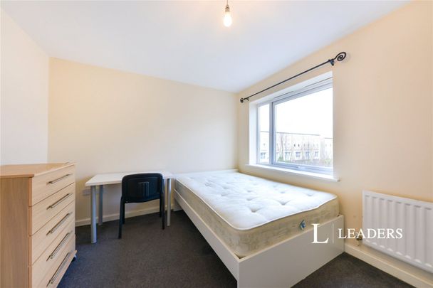 1 bedroom house to rent Aviation Avenue, Hatfield, Hertfordshire, AL10 - Photo 1