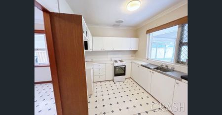 3x1 House in Wembley Downs - Photo 2