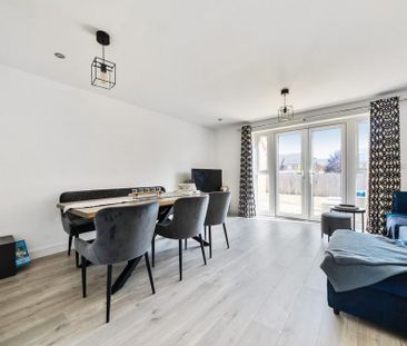 3 bedroom semi-detached house to rent - Photo 2