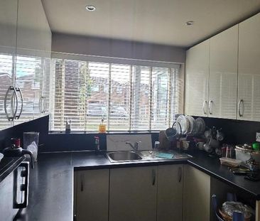 3 bedroom semi-detached house to rent - Photo 6
