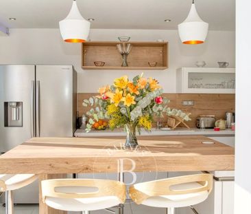 LOCATION SAISONNIÈRE - LES ISSAMBRES - VILLA MODERNE APERÇU MER - 5... - Photo 5