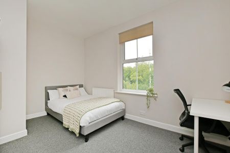 4 bedroom terraced house to rent - Photo 5