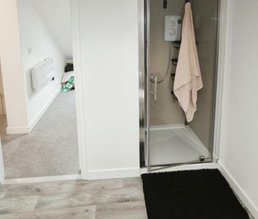 1 bedroom in a house share to rent - Photo 6