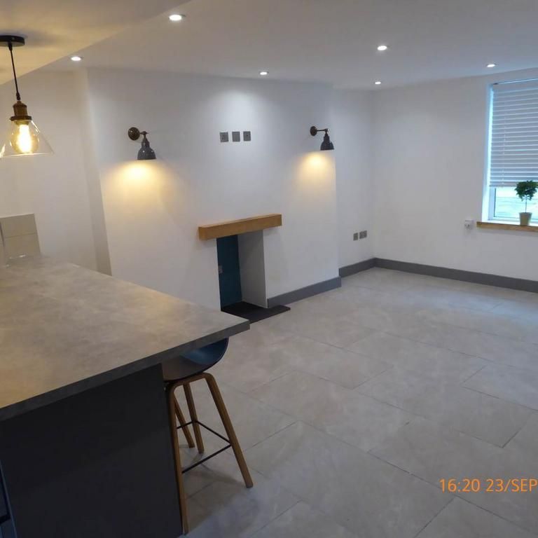 2 bedroom terraced house to rent - Photo 1