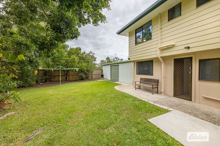 Spacious home with Room for the Boat & Caravan - Photo 2