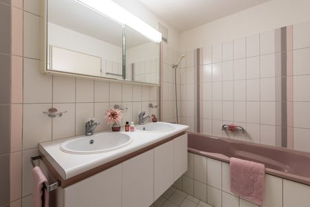 "Grosse Wohnung mit Blick ins Grüne !" - Foto 3