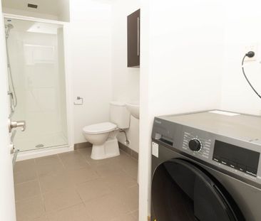 Sunny One Bedroom Apartment with Large Balcony - Photo 2