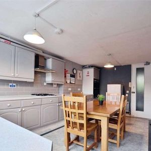 Sanctuary Close, Harefield, UB9 - Photo 2