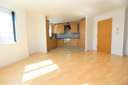 Derby Court, Bury - Photo 3