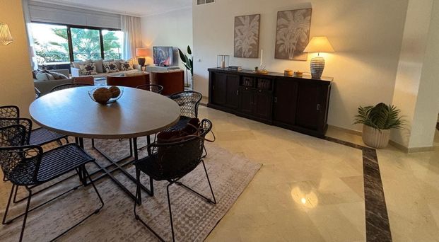 Apartamento planta baja en alquiler en Marbella, Marbella - Photo 1