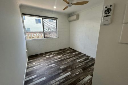 1/47 Sycamore Street - Photo 2