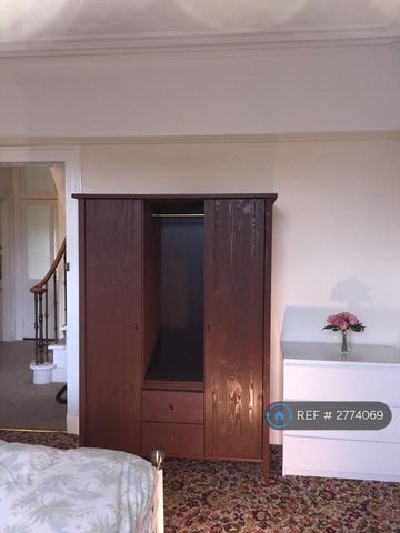 5 bedroom flat to rent - Photo 2