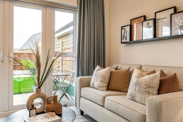 4 bedroom semi-detached house to rent - Photo 1