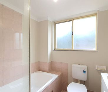 Lovely First Floor Unit - Photo 4
