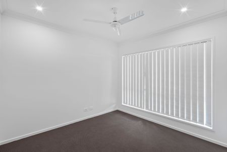 48 Ashwood Circuit,CHAMBERS FLAT - Photo 3