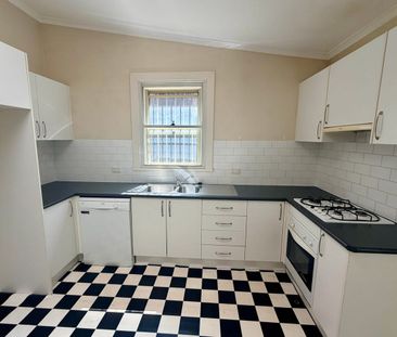 Beautifully Renovated 4-Bedroom Home with Study & Ample Parking - Photo 4