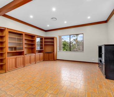 A rare find! Suits extended family with two kitchens and two bathro... - Photo 4