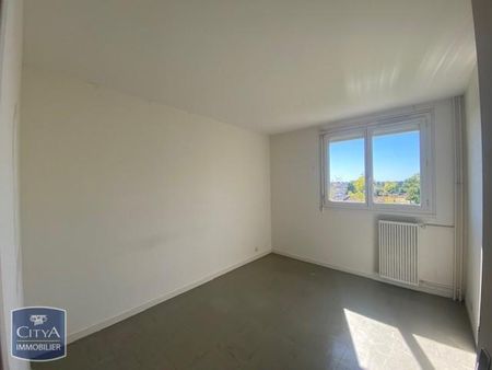 Location Appartement 4 pièces 80m² POITIERS 86000 - Photo 3