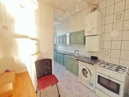 3 pokojowe mieszkanie z balkonem, ścisłe centrum - Zdjęcie 4