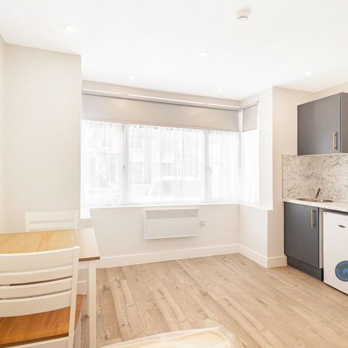 Studio to rent - Photo 1