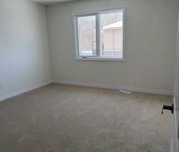 For Lease - 203 WELLS Avenue, Fort Erie, Ontario - Photo 6