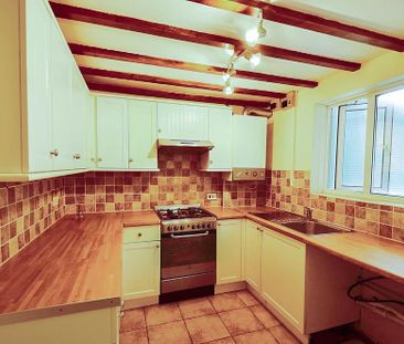 2 bedroom terraced house to rent - Photo 1