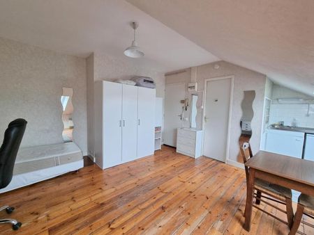 Location Appartement 1 pièce 16m² TOURS 37000 - Photo 2