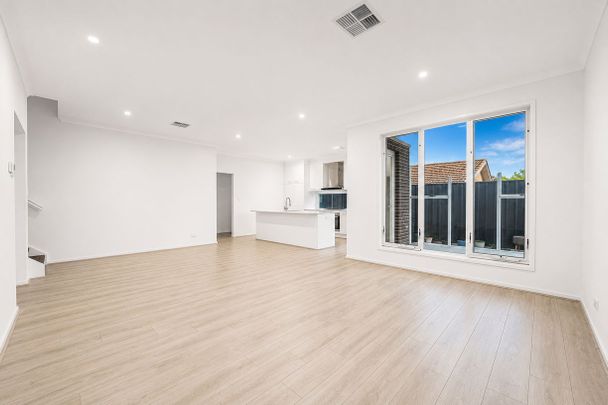 Contemporary 4-Bedroom Home in a Prime Eastern Suburbs Location - Photo 1