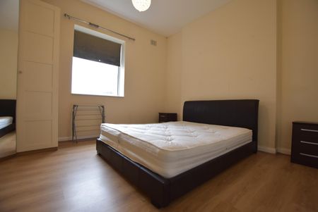 Ballards Lane, Finchley, N12, London - Photo 2