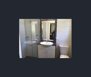 Spacious one bedroom unit in central Glebe - bills and utilities in... - Photo 4