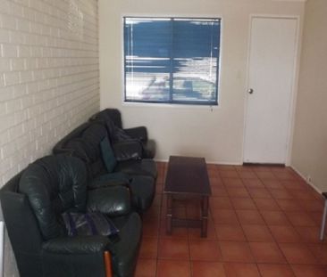 Modern Unit in Convenient, Quiet Location - Photo 2