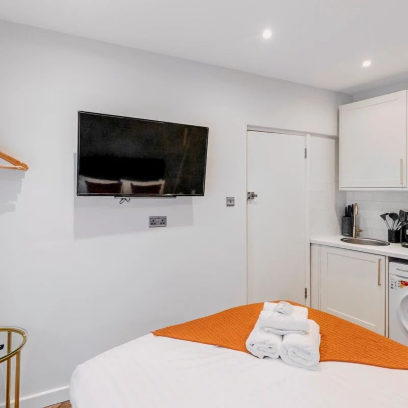 Adventure Awaits: Central London Studio - Photo 1