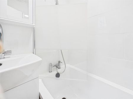 3 bedroom maisonette to rent - Photo 3