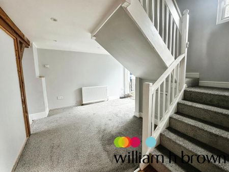 3 bedroom semi-detached house to rent - Photo 2