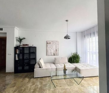 Alquiler de piso en Calle Igualeja - Photo 1