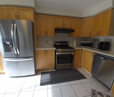 For Lease - 2588 Valleyridge Drive, Oakville, Ontario - Photo 3