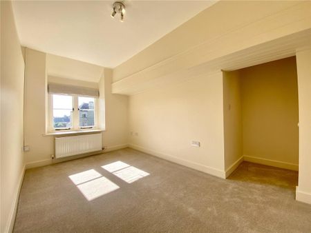 4 bedroom detached house to rent - Photo 3