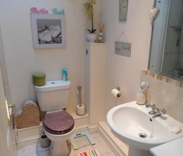 2 bedroom terraced house to rent - Photo 3