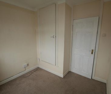 4 bedroom detached house to rent - Photo 3