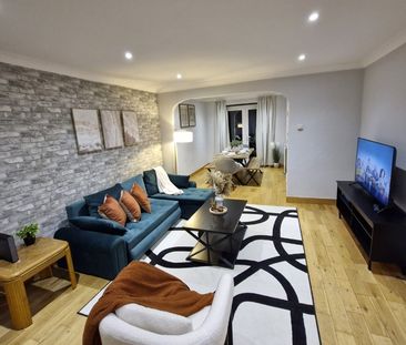 3 Bed Semi-Detached House, Hendon, NW4 - Photo 2