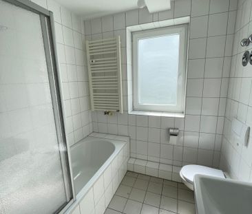 *geräumige 3-Zimmer-Wohnung mit Tageslichtbad und Balkon* - Photo 1