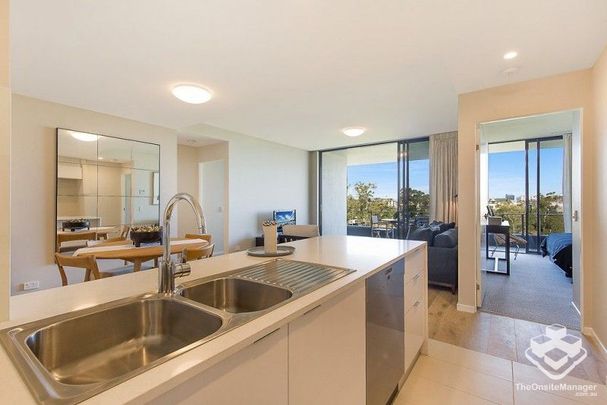 GREAT 3 BEDDER IN LEAFY ALBION! - Photo 1