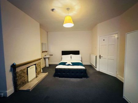 Brazil Street Room C - Photo 4