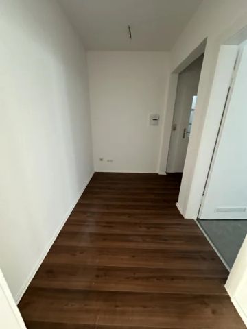 Charmante 2-Zimmer-Wohnung mit Küche und Bad in zentraler Innenstadtlage! Frei ab sofort! - Photo 5